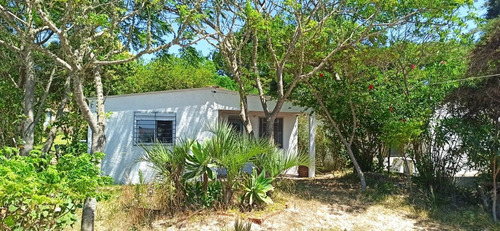 Imagen 2 de 22 de Casa Sobre La Playa