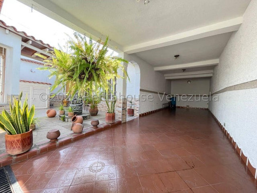 Casa En Venta Amoblada Urb Villas Del Centro La Morita Maracay 24-15171 Apd