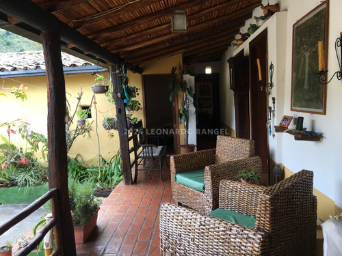 Se Vende Bella Finca De 10 Hectáreas Con Casa Colonial En Cacute Sector Santa Elena, Mérida.