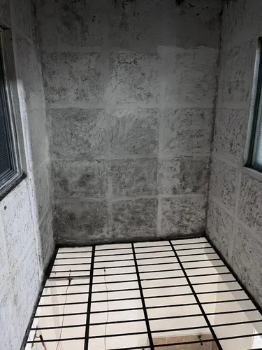 Edificio De 4 Pisos Con 3 Apartamentos Y Un Local