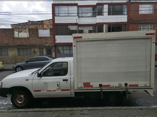 Nissan Frontier D22 4x2 Combustible Gas Gasolina Modelo 2