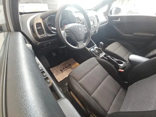 Kia Forte 2.0 L Mt