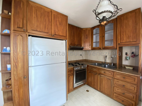 Magnífico Apartamento En Alquiler La Carlota Full Amoblado, Con Excelente Distribución, Amplio Y Luminoso Consta De 141 Mts2, Vi Mls #24-11566