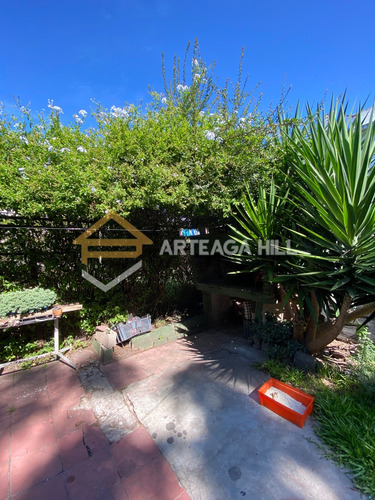 Venta | Inmensa Casa De 2 Plantas Con 3 Dormitorios, 2 Baños, Jardín, Fondo Con Barbacoa Y Cochera