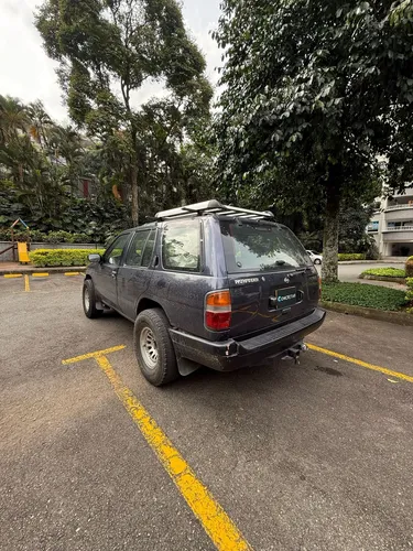 Nissan Pathfinder Std
