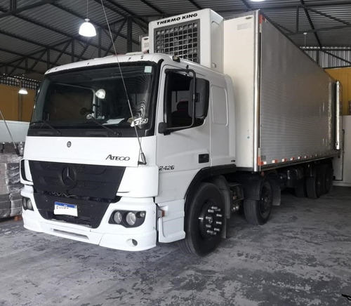 Imagem 3 de 12 de Mercedes Benz Atego 2426 Com Bau Gancheira Refrigerado