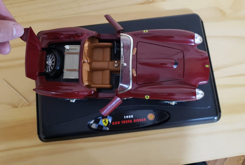 Testa Rosa Ferrari 1958 1/18 Coleccion Classico (Usado)