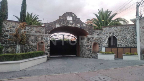 Residencia De Lujo En Venta Tepotzotlan. Un Nivel 10734