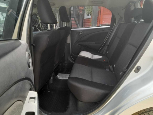 Imagen 9 de 13 de Toyota Etios 1.5 4 Ptas Xls 4at L/18 2018