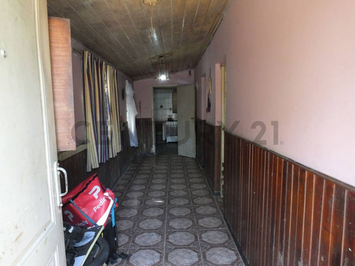 Venta De Lote Con Casa A Refaccionar