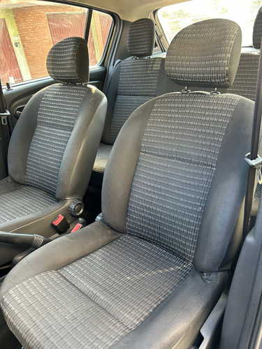 Renault Sandero 1.0 16v Expression Hi-flex 5p