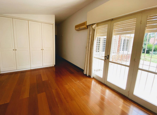 Imagen 17 de 24 de Venta Casa Con 3 Dormitorios, 3 Baã¿â±os, Piscina Y Jardã¿ân En Carrasco Sur A Cuadras De La Rambla