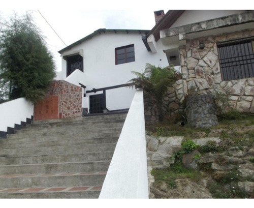 Casa En Venta En La Colonia Tovar En La Avenida Principal