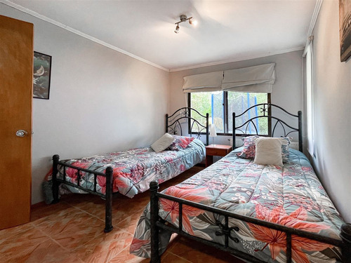 Casa En Venta De 5 Dorm. En Las Cabras