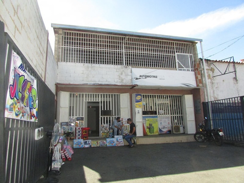 Imagen 10 de 11 de Local Comercial Av Michelena Calle Repuestos 0424.496.01.02