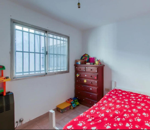 Departamento En Planta Alta De 2 Dormitorios Con Local Pb Y Terreno