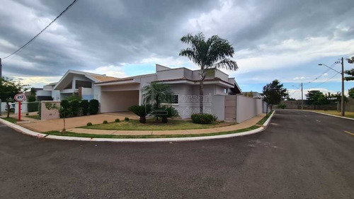 Venda De Casas / Condomínio Na Cidade De Araraquara 6555