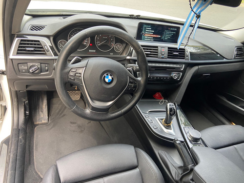 BMW Serie 3 3.0 330i Sedan Sport Line 252cv