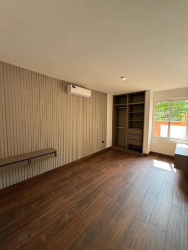 Townhouse De Lujo En Terrazas De Camoruco - Wc