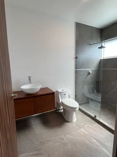 Casa En Venta En Real Del Bosque, Sótano, 4 Recámaras, 4.5 Baños, Equipada, Lujo