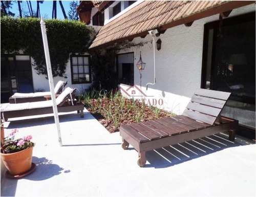 Residencia En Alquiler Anual- Ref: 863