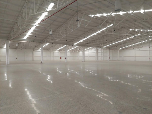 Bodega En Renta De 4,800m2 En Naucalpan