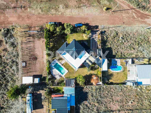 Venta Casa Con Pileta En Villa El Chocon Neuquen