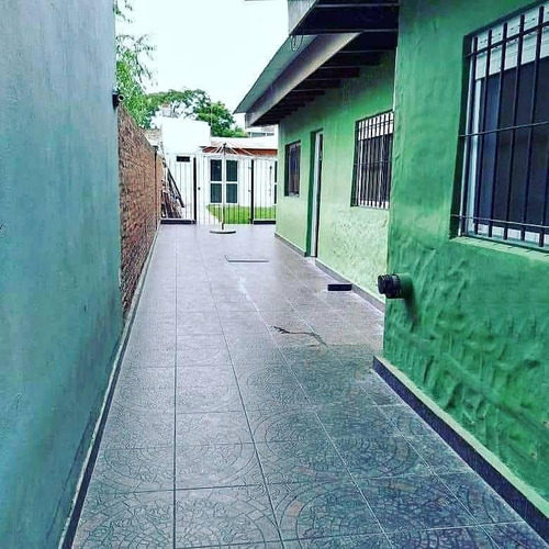 Casa En Venta - 4 Dormitorios 3 Baños - Cocheras - 352mts2 - La Plata