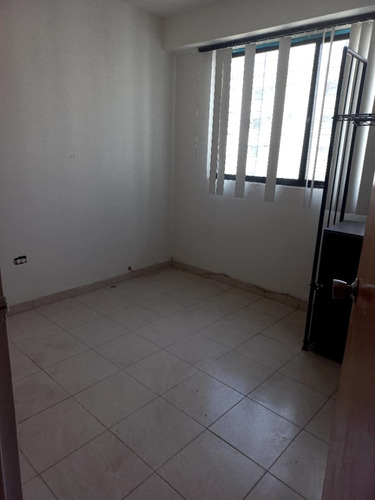Imagen 14 de 26 de Vendo Apartamento 98m2. Los Mangos. Julio 2022 - Sandra Niño