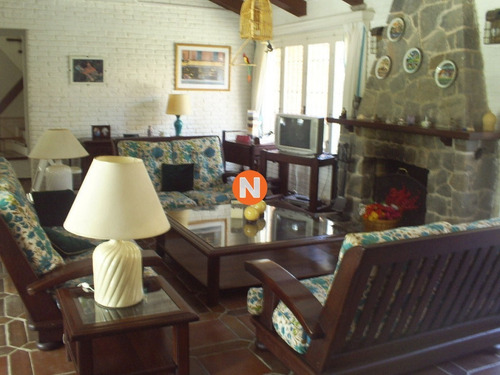 Oportunidad, Casa En Venta, Golf, Punta Del Este, 6 Dormitorios.- Ref: 206771