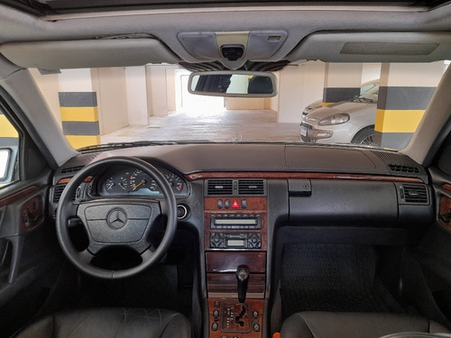 Imagem 1 de 10 de Mercedes E340