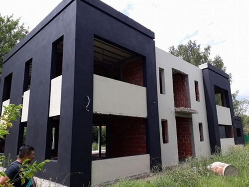 Casa En Dos Plantas Terreno 2434 Mts