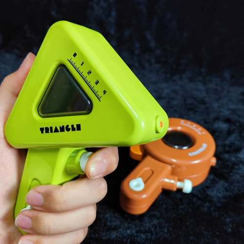 Juguete Rociador Con Pistola De Agua Con Tablero Triangular