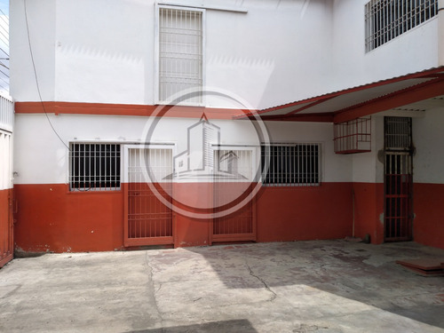 Local En Venta Ubicado En Esquina Av. Ppal La Cooperativa Ideal Para Multiservicio Y/o Cauchera. 002jsc