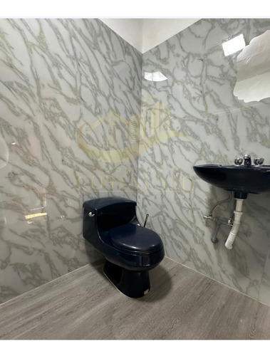 Casa En Venta Ubicada En Macuto, El Teleférico Ref 2627