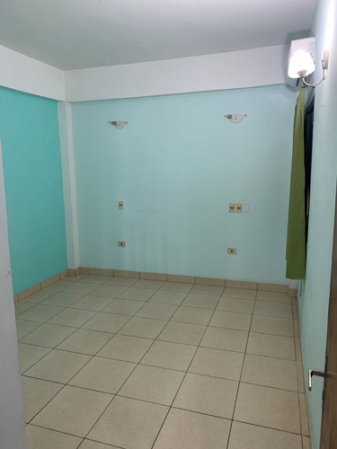 Imagen 3 de 13 de Vendo Departamento En Asuncion -pinoza