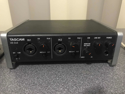 Interface Audio/midi Tascam 2x2 Con Preamplificadores