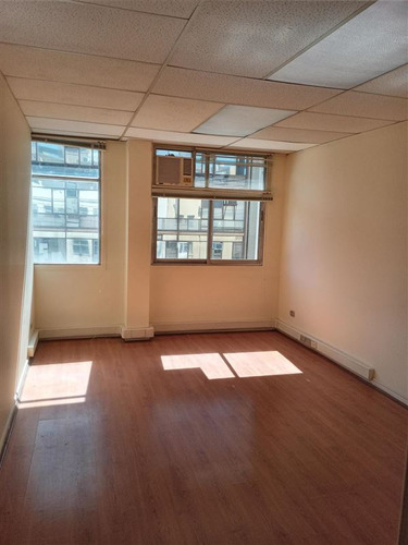 Arriendo Oficinas Habilitadas Santiago Centro, 90 A 330 Mts