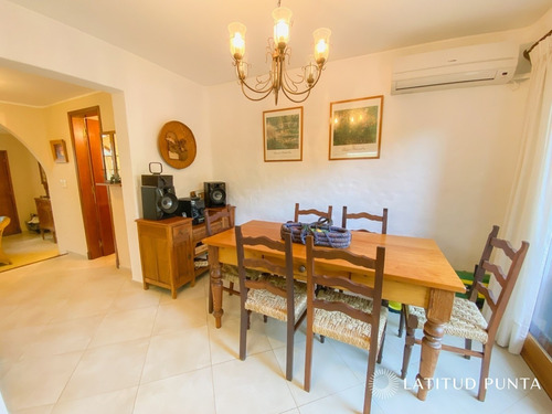 Casa En Cantegril- Ref: 1335