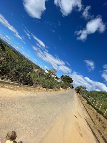 Lote 360m Quadrados Com Água , Luz , Asfalto .
