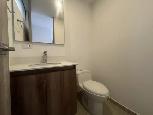 Apartaestudio En Arriendo Ubicado En El Poblado Sector Ciudad Del Río (27077).