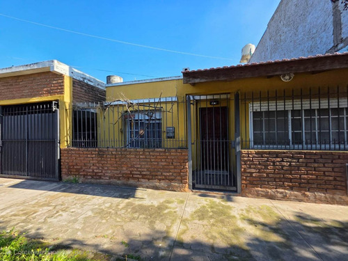 Venta Casa 4 Amb Cochera Fondo San Jose Temperley