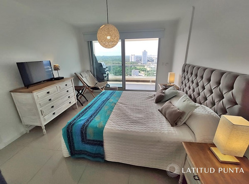 Piso Alto En Brava- Ref: 1188