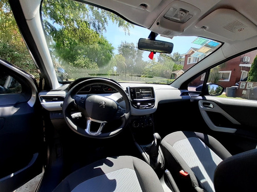 Peugeot 208 1.5 Allure Touchscreen 2013