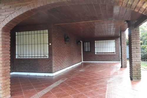 Imagen 2 de 27 de Importante Chalet De 5 Ambientes En Venta En Zona Norte Villa Gesell Todos Los Servicios