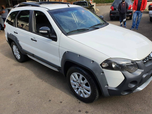 Imagem 4 de 10 de Fiat Palio 1.8 Mpi Adventure Weekend 16v Flex 4p Manual 2015