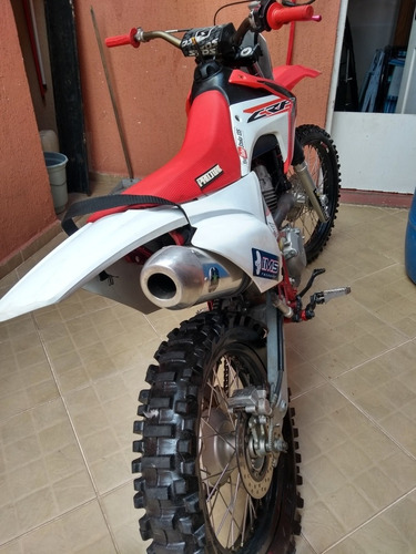 Honda Tornado