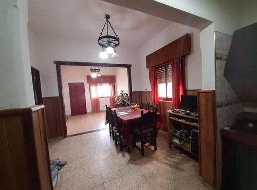 Casa En Venta - 2 Dormitorios 1 Baño - Cochera - 725mts2 - Mechita