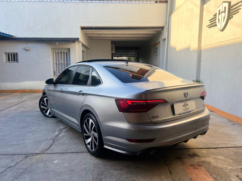 Volkswagen Vento 2.0 T GLI DSG 230 HP