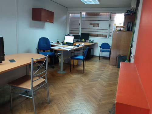 Casa En Venta De 4 Dorm. En Las Condes